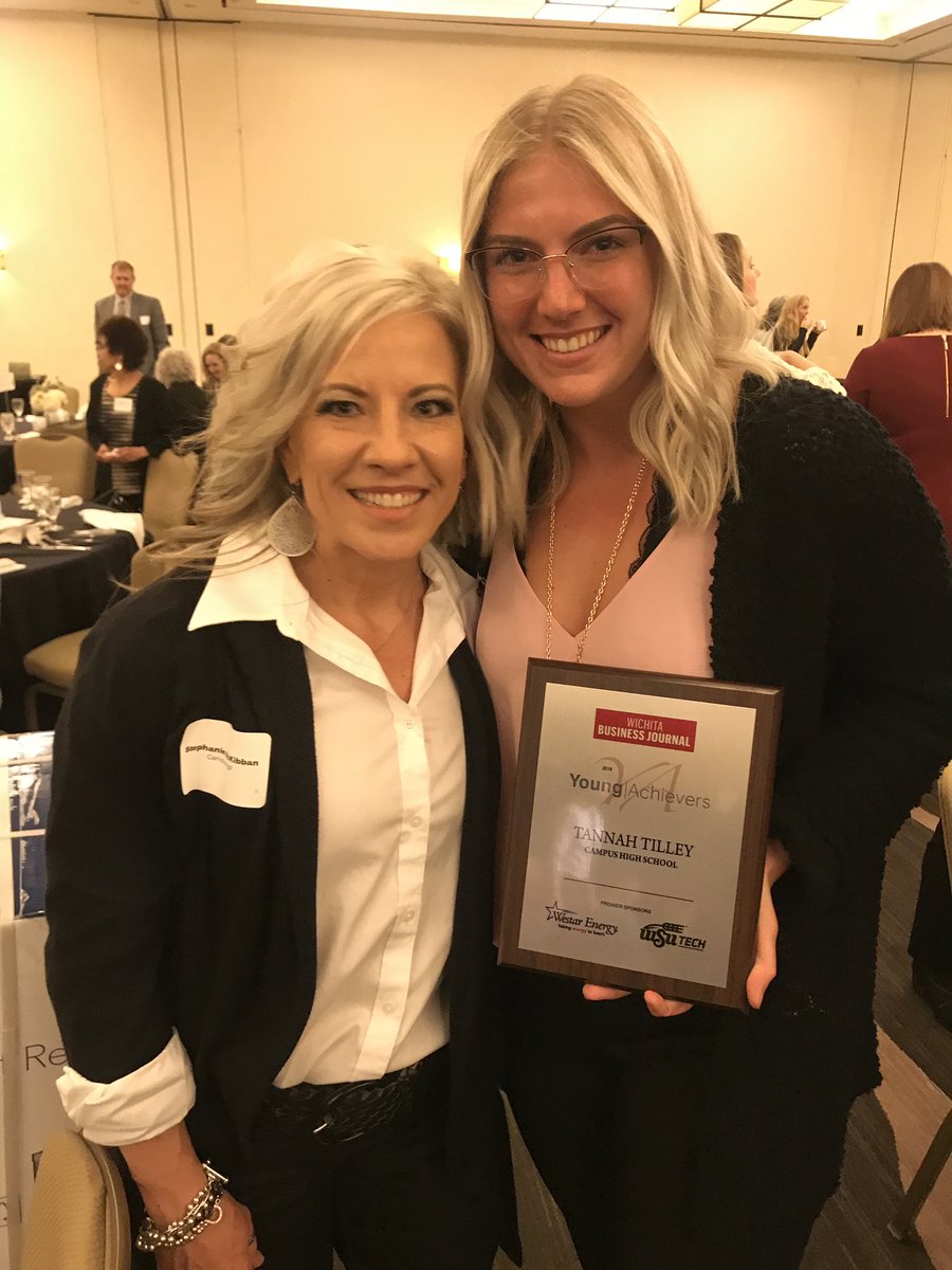TannahRae's tweet photo. Such an honor to be up for this amazing award! Congrats to all of the Young Achievers! #ICTBizYA  @daegionaw https://t.co/rxlCq7zen1