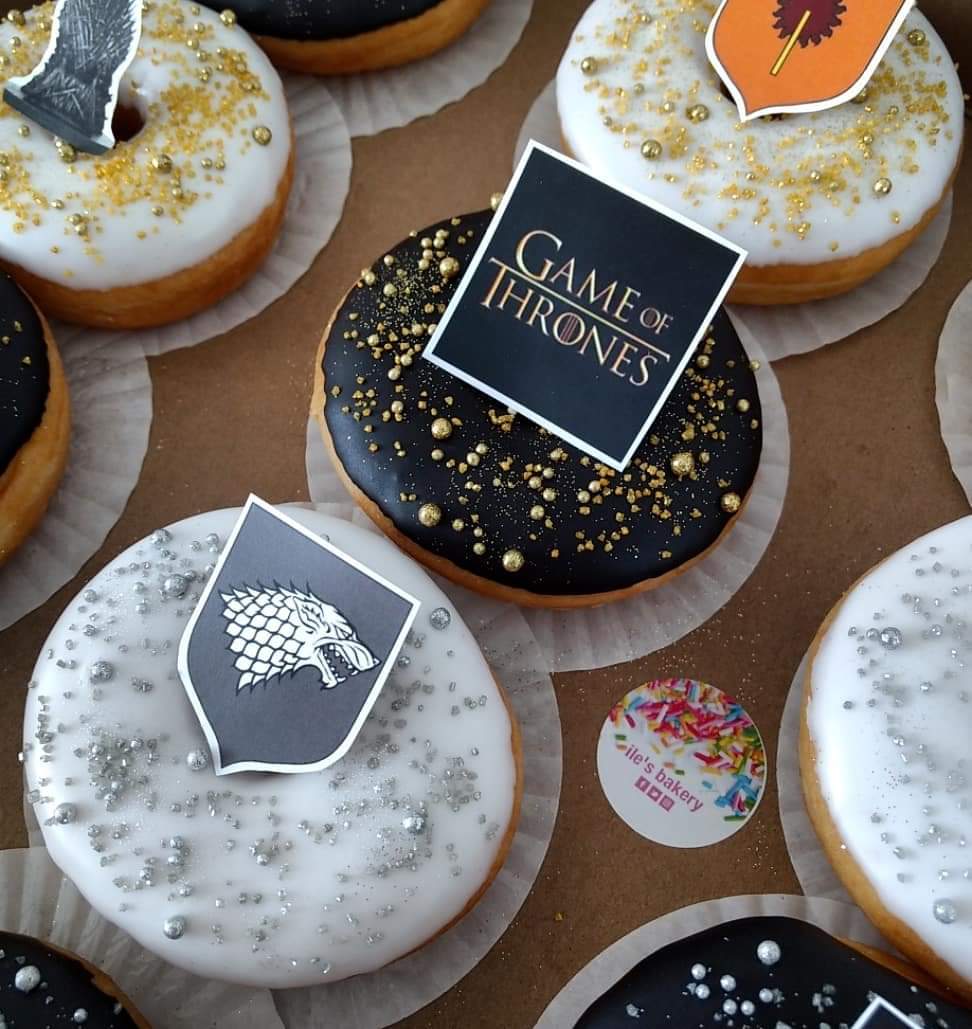 Ile's Bakery on Twitter: "🍩👑🐺⚔️ Gracias @jc_dwolfe por tu pedido 😊  #ilesbakery 💖 #GameofThrones #got #donuts #donasdecoradas  https://t.co/k45MiHD40d" / Twitter