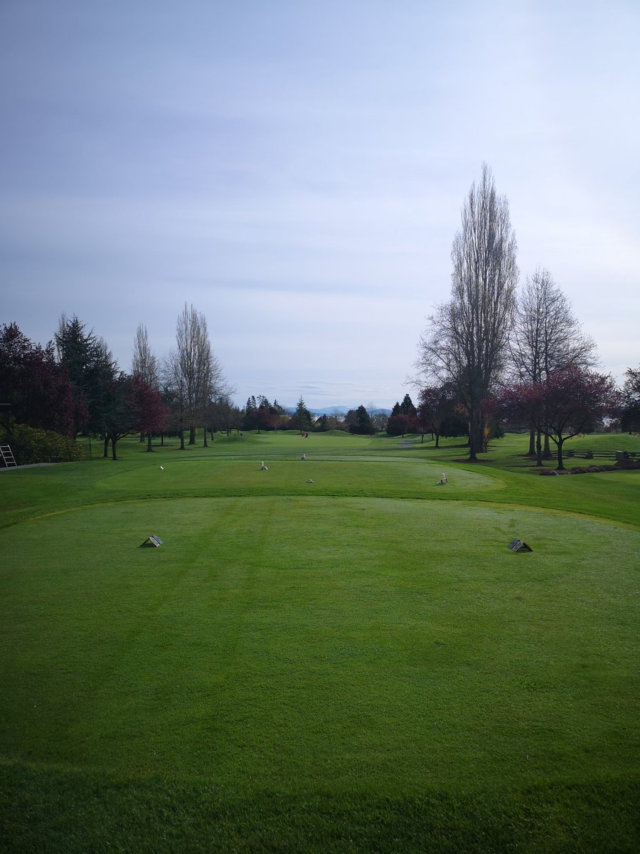 wesleybehan's tweet photo. Cordova Bay in Spring. Nothing like it. Dean Piller and team have been hard at work. Thank you very much to Jim Goddard and the Cordova Bay staff. #VIGSA #BCGSA #golf #bcgolf https://t.co/Z1sD5YOwKK