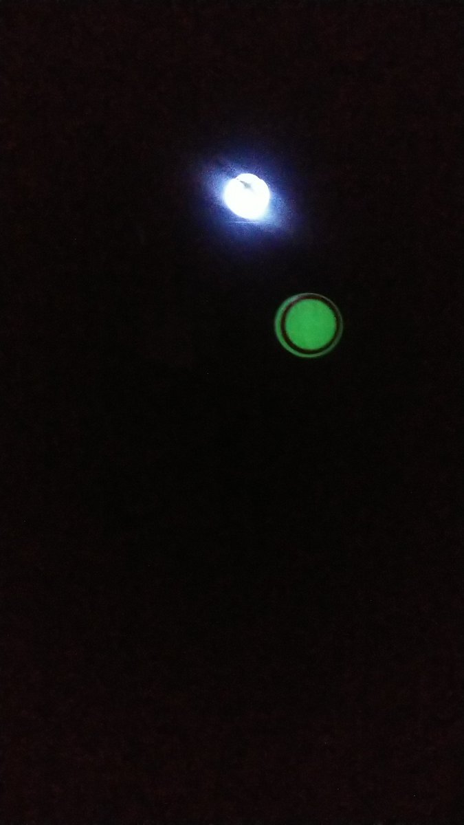 AStickyPilot's tweet image. Highly recommend these grips by @FadeGrips I've personally never use grips and I got both the candy and the glow grips and I recommend the glow. Not only do they glow lol but they have a really nice feel to them my fingers don't slip off and best is they actually help me win!!!