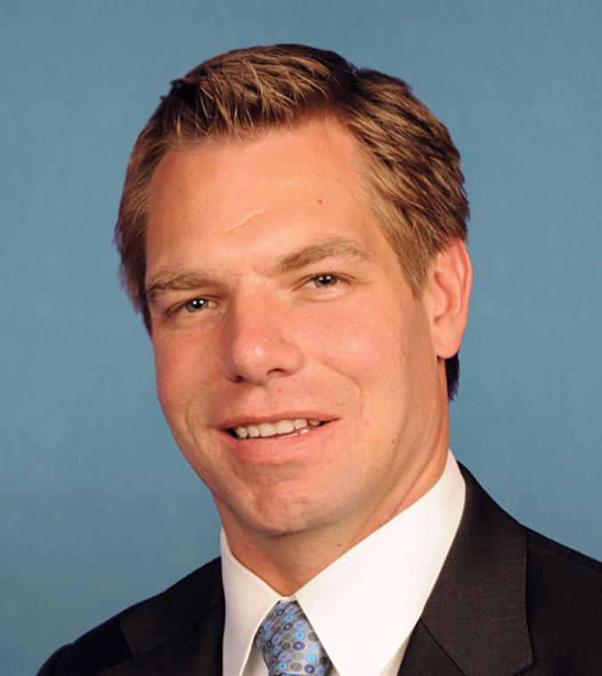 MajorDog524's tweet photo. #BreakingNewsFromHorrorville
This US Constitution hating nitwit from CA, Rep Eric Swalwell, has removed all pretense &amp; lies about #GunControl; he's coming for your guns, he will take them by force &amp; throw you in prison if u don't bow to him.  
#2ndAmendment #NRA @CCDL @CTCarry https://t.co/axtKqxxBDC