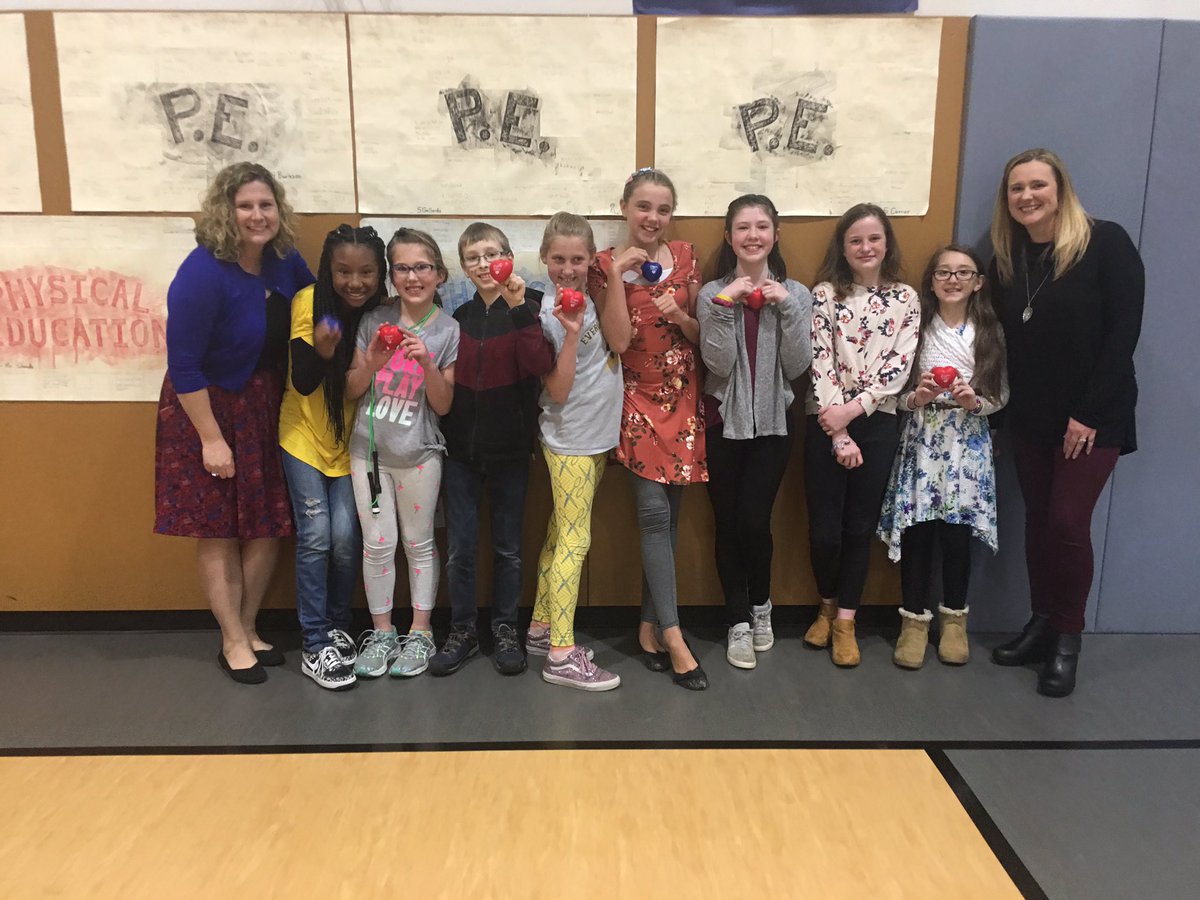 NTPSnews's tweet image. Evergreen 🌲 Forest students shared good news about their school clubs with the School Board! #futureready #solutionseekers @AWSP_Principals