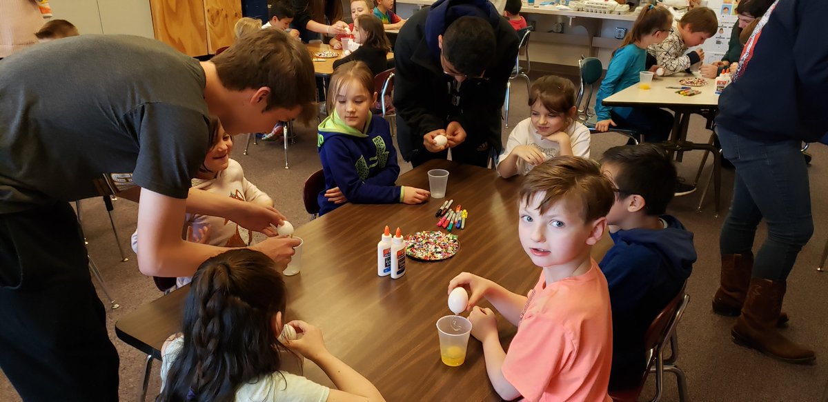 ACHSpanish's tweet photo. ACHS Spanish club went to Newland Elementary today to teach 1st and 2nd grade the colors in Spanish along with teaching them how to make cascarones (confetti filled eggs). @NewlandNES @averyhighschool https://t.co/SG7UGFpwSM