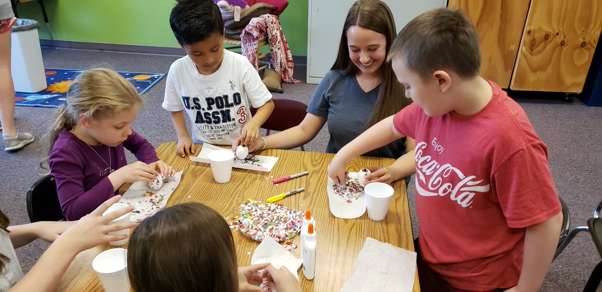 ACHSpanish's tweet photo. ACHS Spanish club went to Newland Elementary today to teach 1st and 2nd grade the colors in Spanish along with teaching them how to make cascarones (confetti filled eggs). @NewlandNES @averyhighschool https://t.co/SG7UGFpwSM
