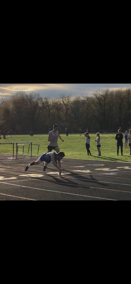 phstracknfield's tweet photo. Falling into Wednesday like.... #TrackFaceTuesday #RelentlessEffort @cStottsy19 https://t.co/32YkQjWHZJ