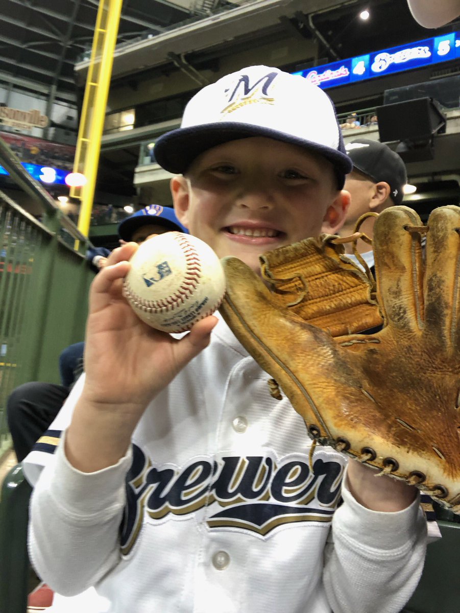 Thank you for the ball <a href="/ChristianYelich/">Christian Yelich</a> What a class guy! <a href="/Brewers/">Milwaukee Brewers</a> <a href="/hungertaskforce/">Hunger Task Force</a> <a href="/SargentoCheese/">SargentoCheese</a>