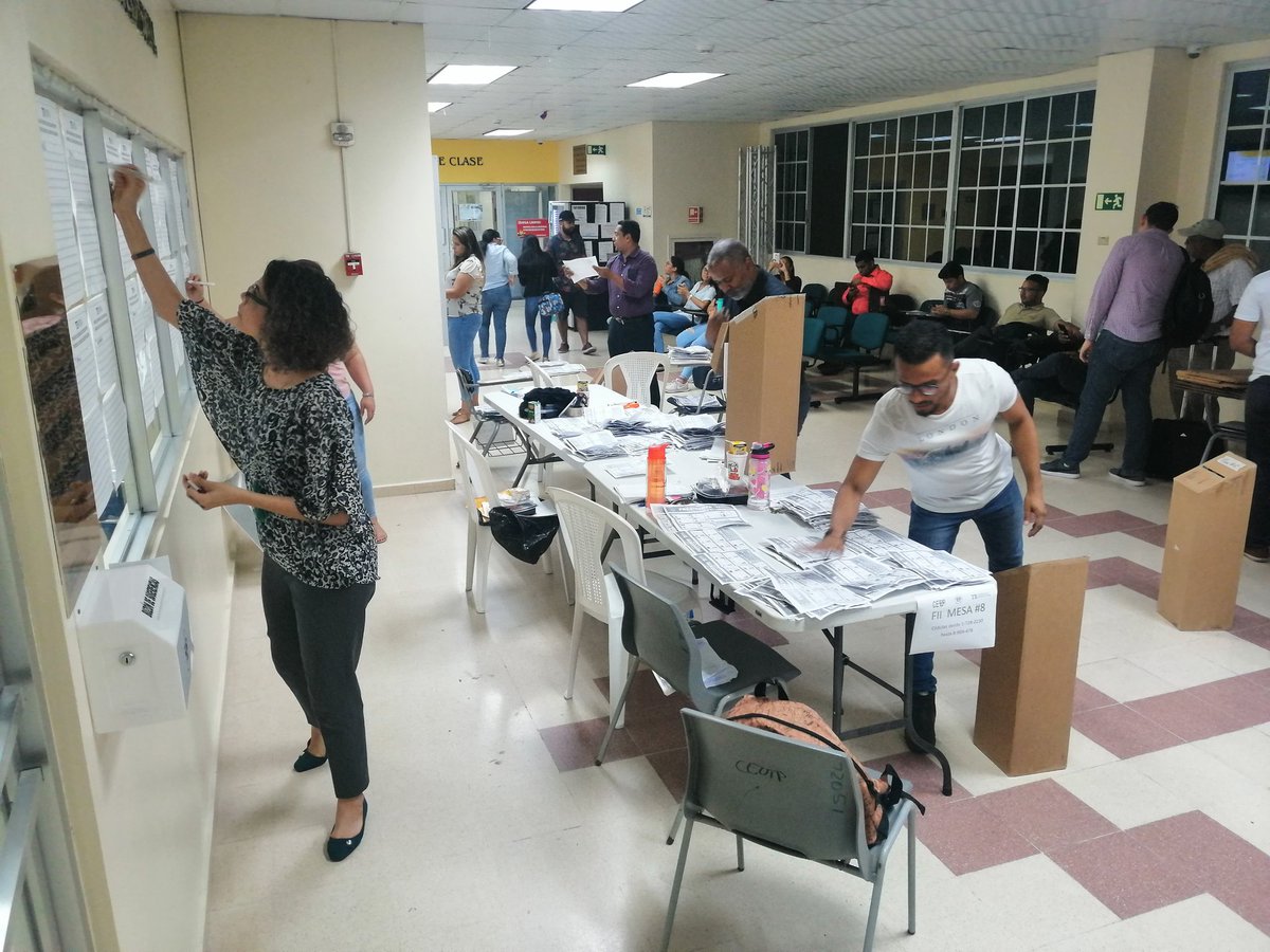 utpfii's tweet photo. Simulacro de elecciones en la Facultad de Ingeniería Industrial
.
.
.
#MegaSimulacroUTP #centrodeestudiantesutp #soyutp #tribunalelectoral #elecciones #presidente #turutahaciaelexito #mejoracontinua #fiiutp #utpfii #utp #utppanama #panama #pty https://t.co/fEtKoYqw2l