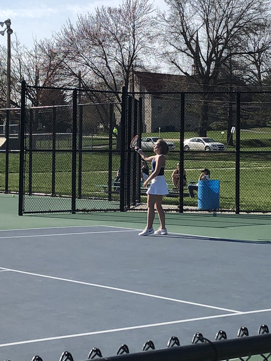 NorrisTennis's tweet photo. A strong showing by the JV and V tonight vs Nebraska City. Keep it rolling, girls! #wwswd #norristitans @NHS_Titans @norrissports https://t.co/NG2xHE0SgN