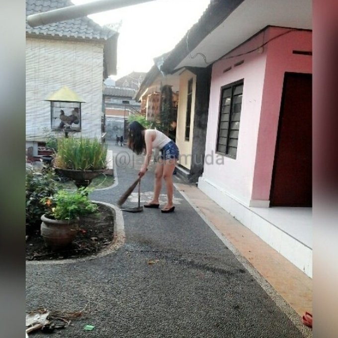 JandaMudha's tweet photo. selamat pagi..
udah pda nyoblos belom?kalau aku sih tadi malam udah d coblos🤣😀 https://t.co/yFjNA5L2dJ