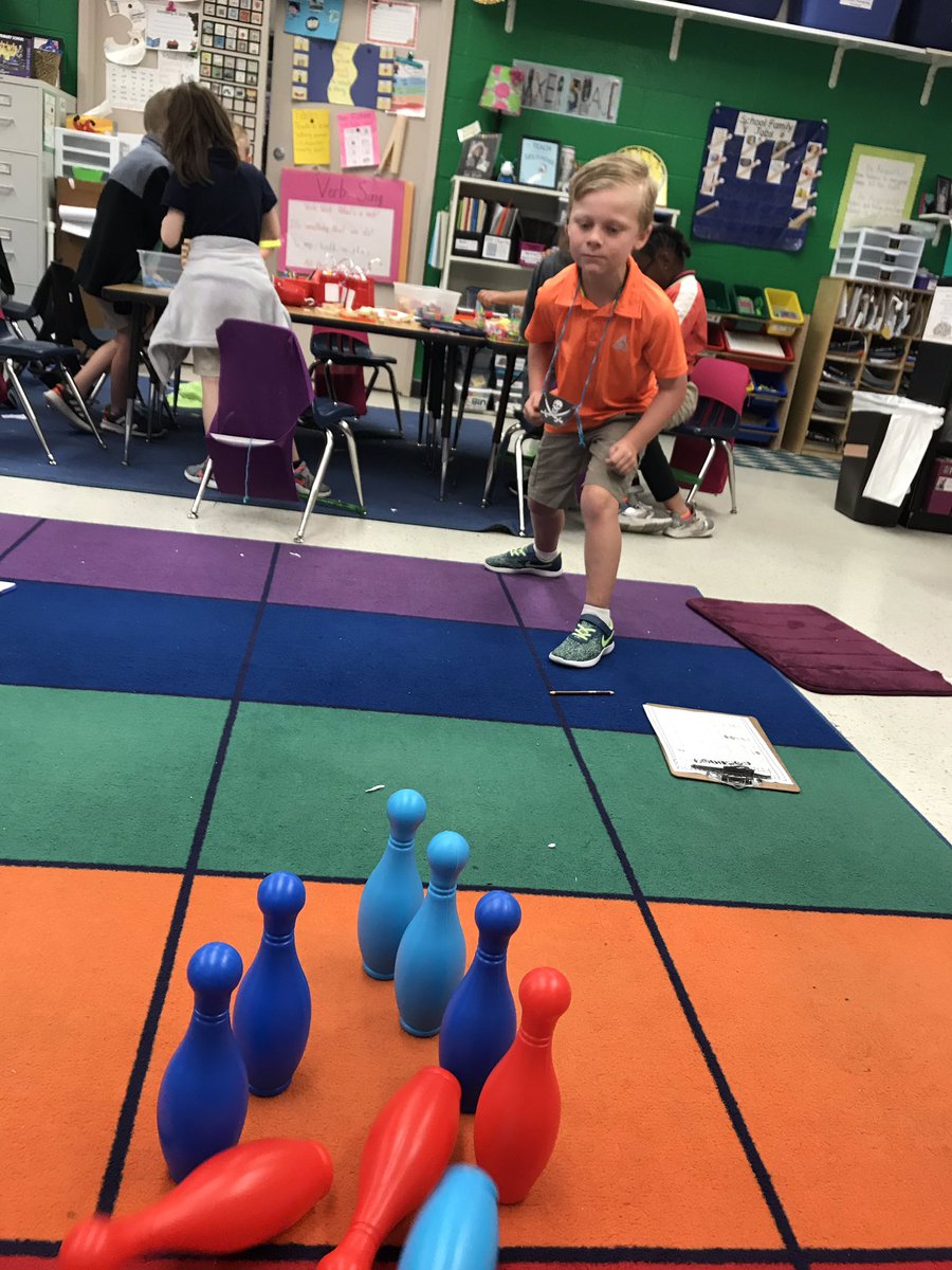 HughesHornets's tweet photo. Fraction bowling #DunbarTigerPride https://t.co/wFgr6MWDQA