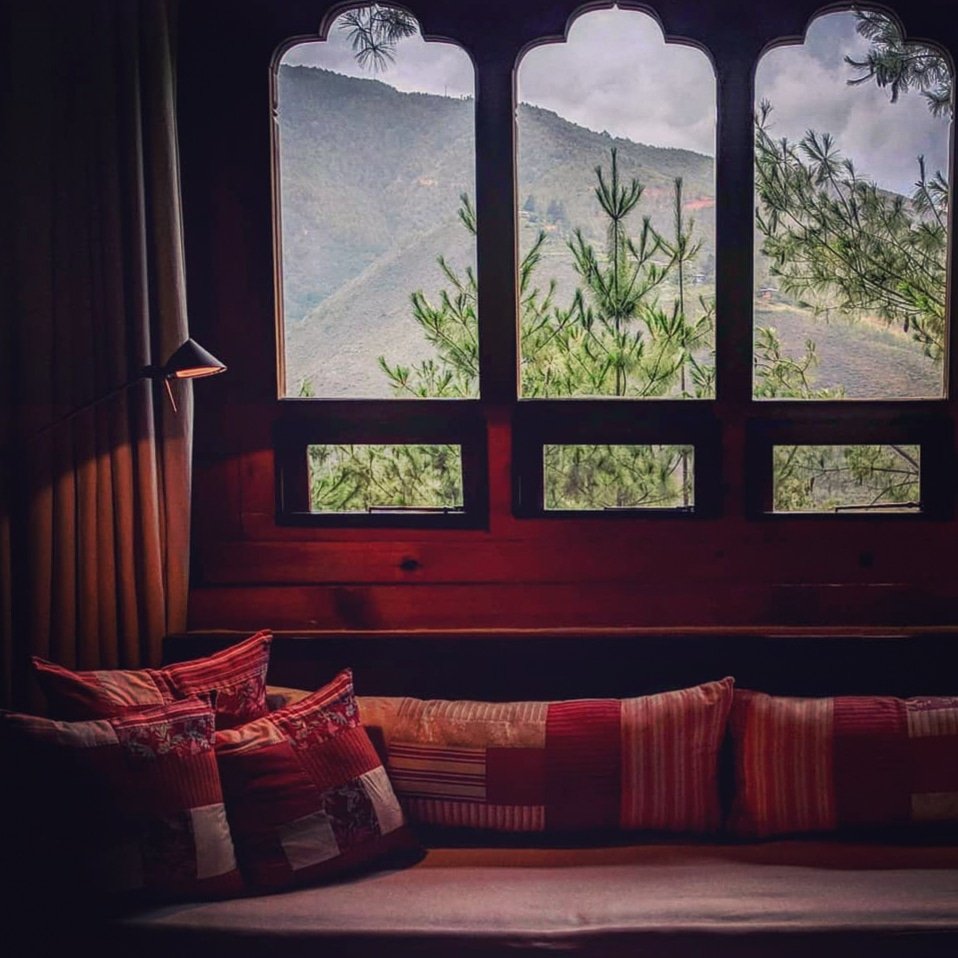 A life measured in sublime corners

instagram.com/p/BwVs-BsgZEx/

#LifeInTheMountains #AllInADaysWork #DesignHotels #Mountains #Himalayas #Bhutan #InteriorDesign #LuxuryTravel #Architecture #LuxuryHotel #DesignThinking #LuxuryTravel #BoutiqueHotel #TravelWriter #TravelReview