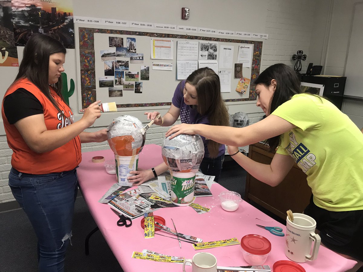 InmanSchools's tweet image. It’s beginning to look a lot like PIÑATA TIME in Spanish II!! What creations will begin to appear just in time for Cinco de Mayo? Stay tuned... #drivestudentsuccess #maximizingresources via @kimraybaldwin