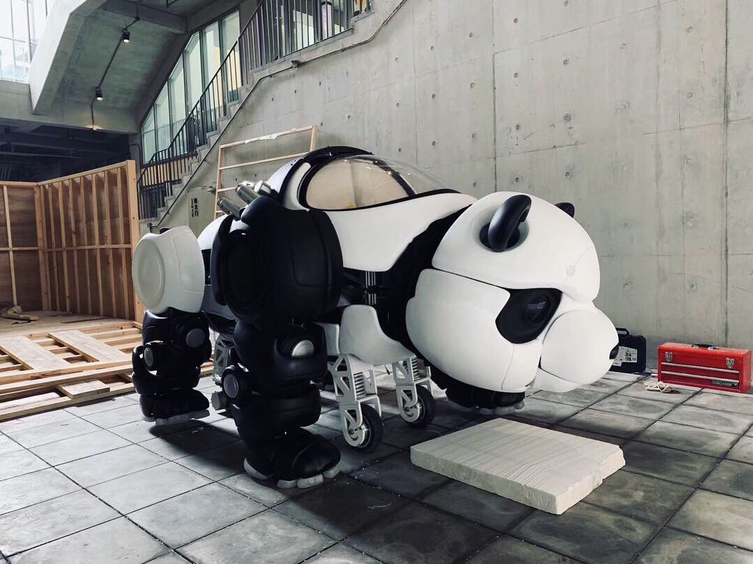 chaihuomaker's tweet photo. A #maker team at our space is working on this huge walking #panda #robot. Beta version for now, and they’re trying to make an even bigger final one.🐼🐼🐼 https://t.co/SpStUhVNUl