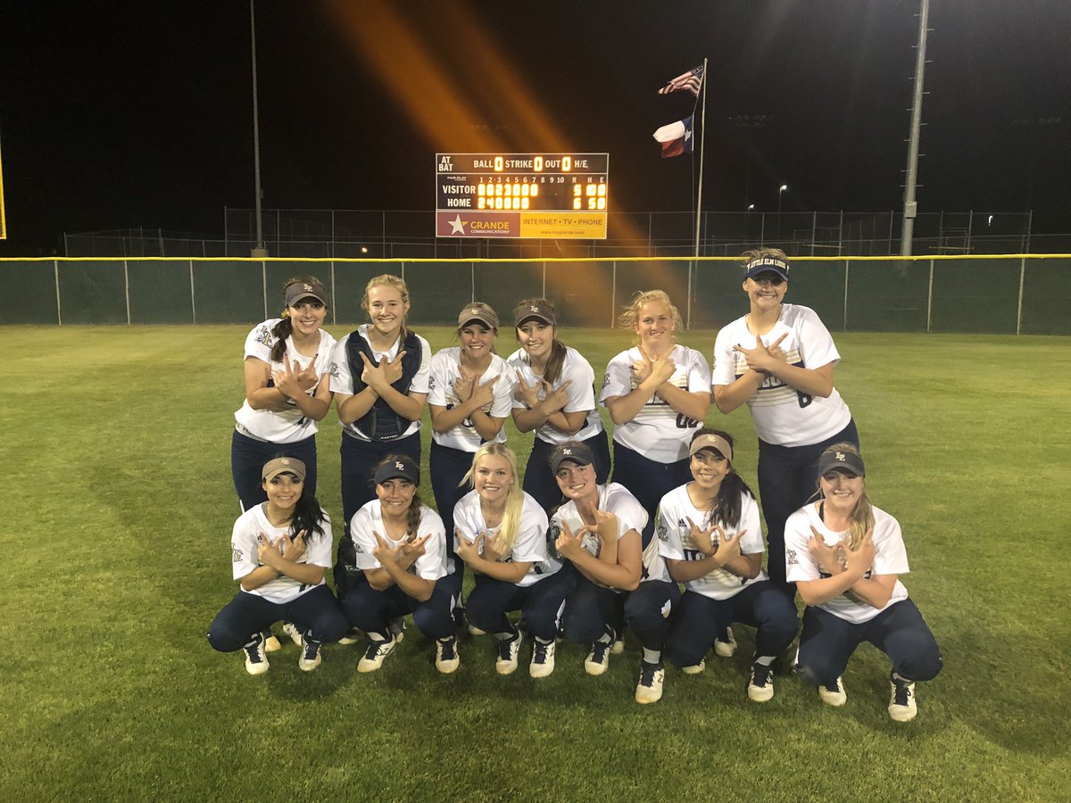 LEHS Softball tweet media