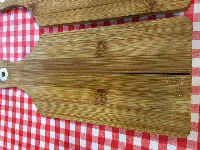 fab_slabs's tweet image. These are NOT Fab Slabs cutting boards. Fab Slabs cutting boards are all made from one single solid slab of timber so they wont split. #designagent #cuttingboardsdesign #iamagency #onmytable #woodturning #woodporn #art #wooddecor #pizzaboard #woodworker … bit.ly/2TNCcjF