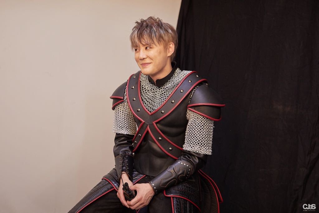 JYJFI's tweet photo. baju boleh garang, tampang tetep cute 😍 #junsu #xiajunsu https://t.co/r2nT76I7iE
