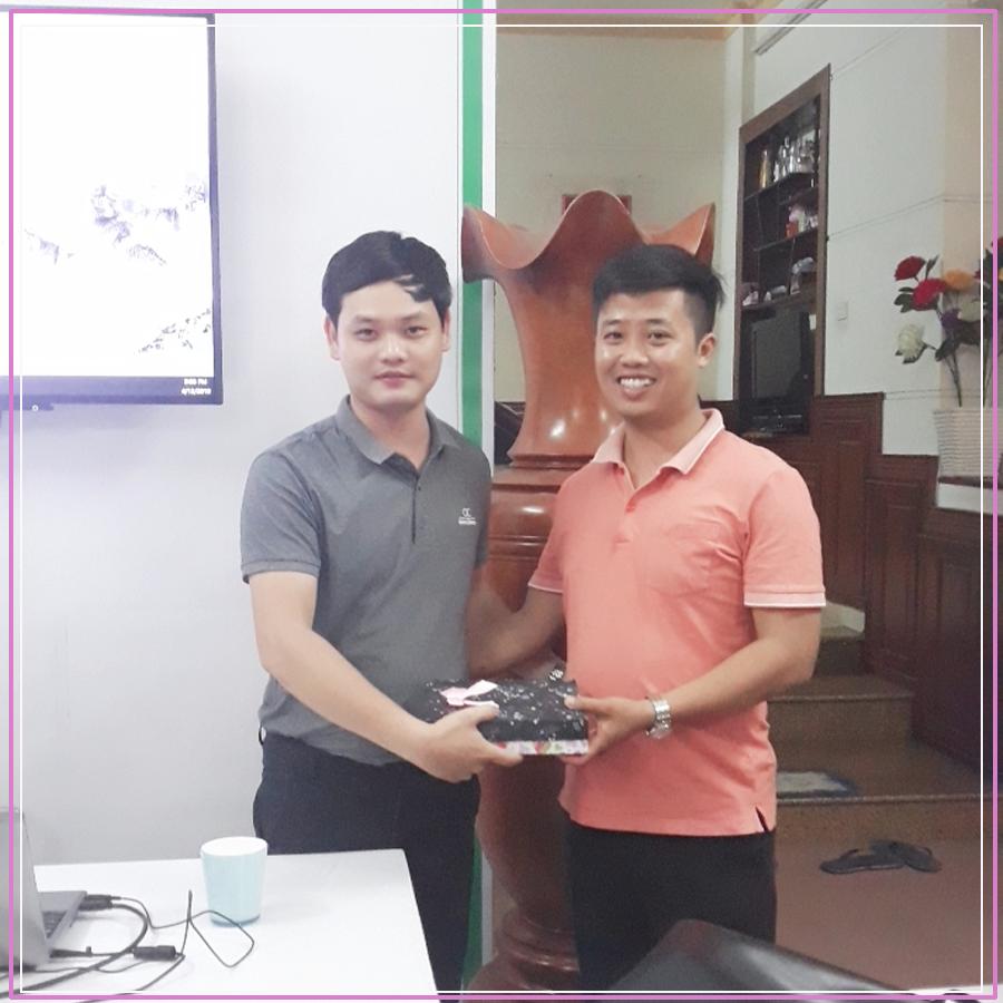 vinaenter_edu's tweet photo. Chúc mừng anh chị nhóm 2 đã xuất sắc trong phần trình bày nội dung cho 1 mẫu quảng cáo đầy đủ yếu tố chuẩn bị cho bài facebook ads và dành phần quà ý nghĩa từ trung tâm.
☘️☘️ Chúc học viên làm tốt và phát triển hơn nữa https://t.co/u8zCzcL5vk