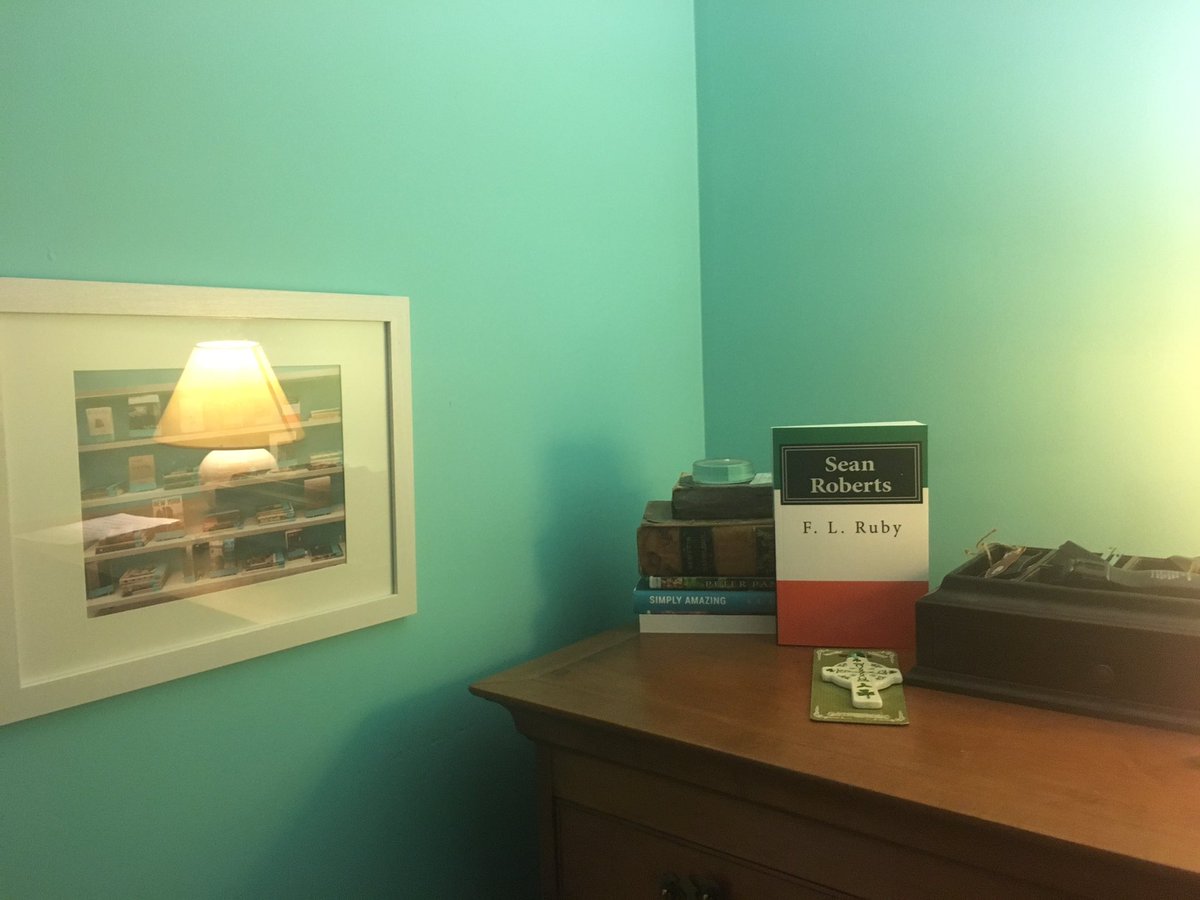 FLRuby2's tweet photo. Sean Roberts & Tiffany blue?....#readseanroberts and itโll make sense...@TiffanyAndCo ๐ or maybe ask the following: @SoAudreyHepburn @dear_audrey @QuotingAudrey @rareaudrey ...๐#amwriting but are you #reading ?? ๐Go to https://t.co/WX6B0isxQ1 now!! https://t.co/YDL2rJLeqW