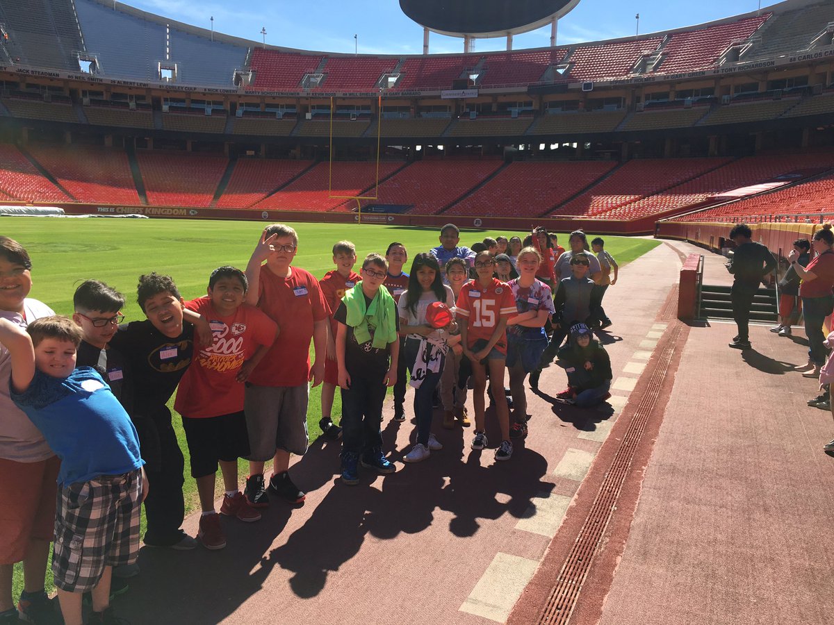 WortmansClass's tweet photo. Turner Elementary love the CHIEFS!! A day a fun, learning and exploration! #Turner202Strong #TEcubs https://t.co/ii84QltM1U