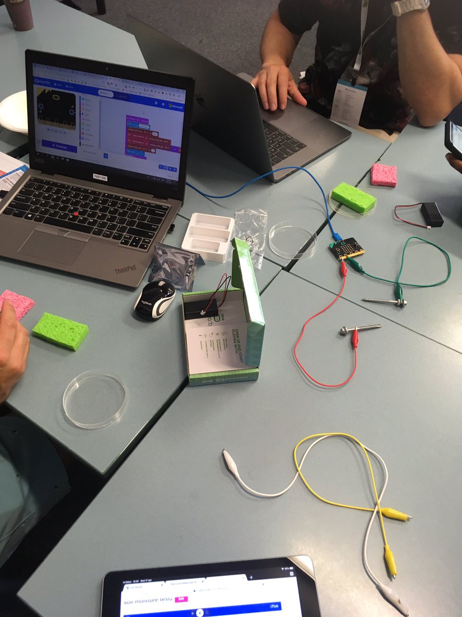 toni_westcott's tweet photo. Making a soil moisture test with @microbit_edu thanks to the awesome Stephen! @Aratiatia1 #InTheLearningPit https://t.co/2W1tDmMMOG
