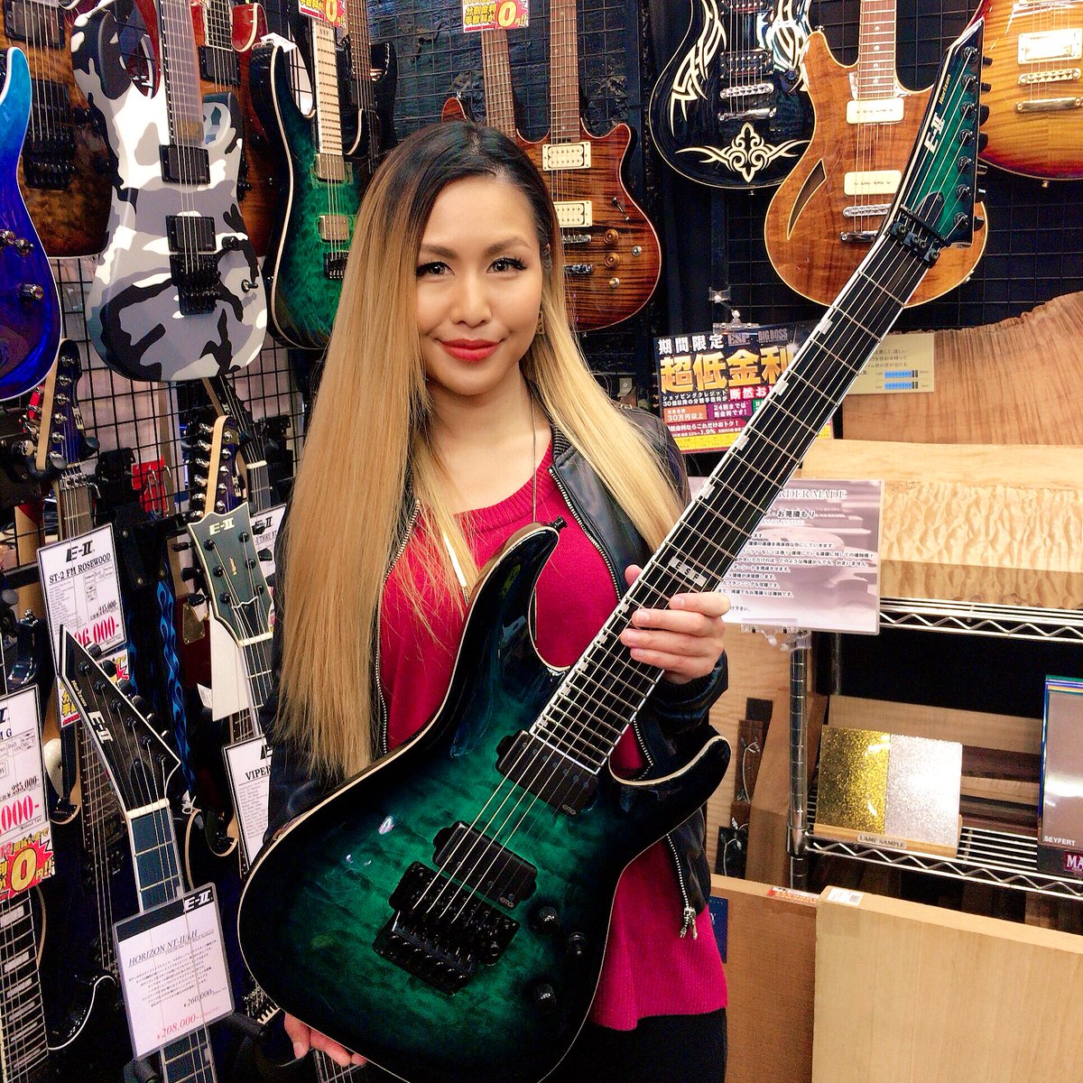 🎉🎉パンパカパーン🎉🎉 みどりんは遂に緑色のギターをてにいれた