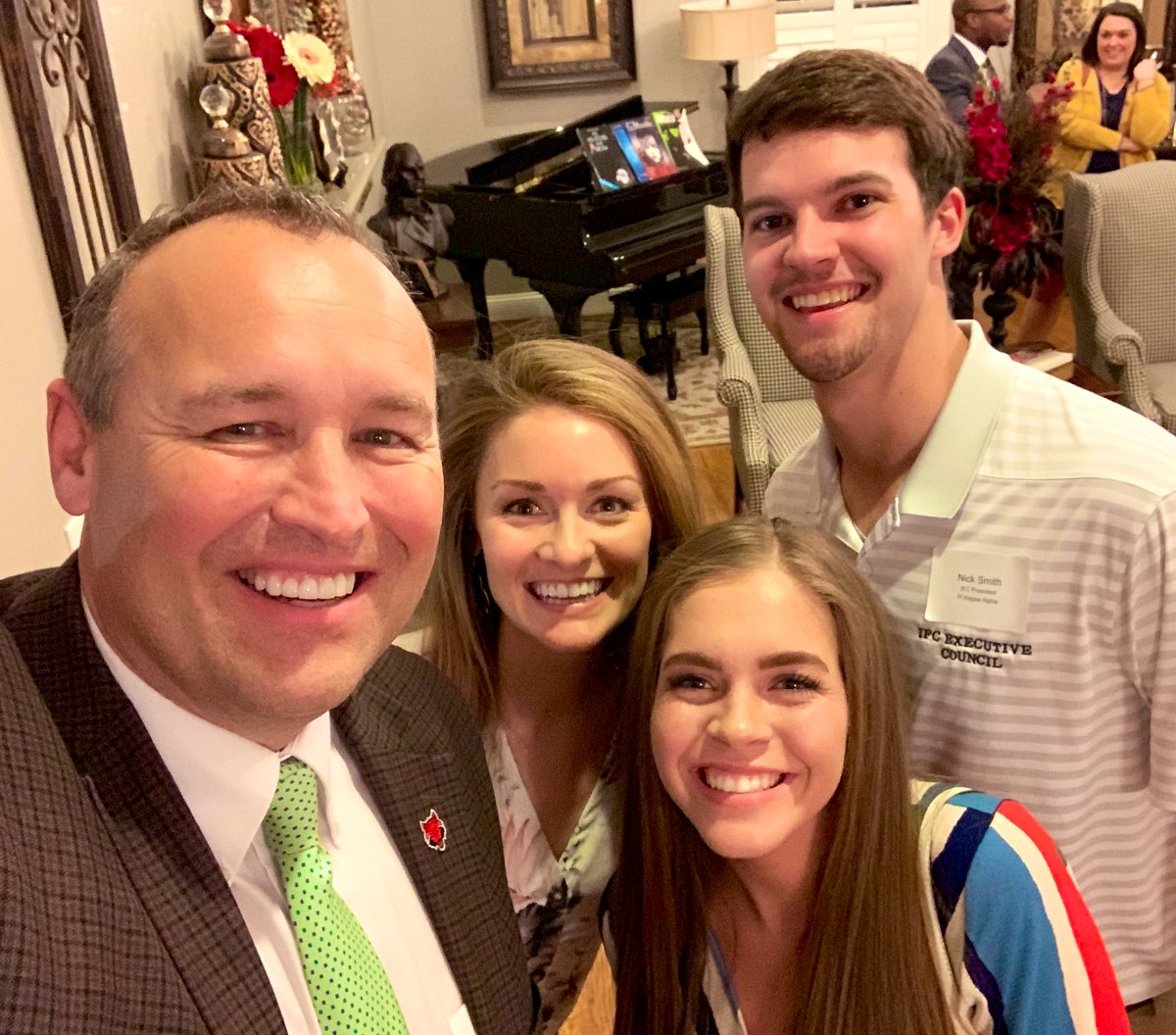 kdamp's tweet image. I believe that @AStateGreeks Life provides incredible opportunities for our students to learn how to lead and to care about others. Awesome conversation with chapter advisors, student leadership, and staff tonight. A-State’s future looks great! #Imagine
❤️🐺🆙