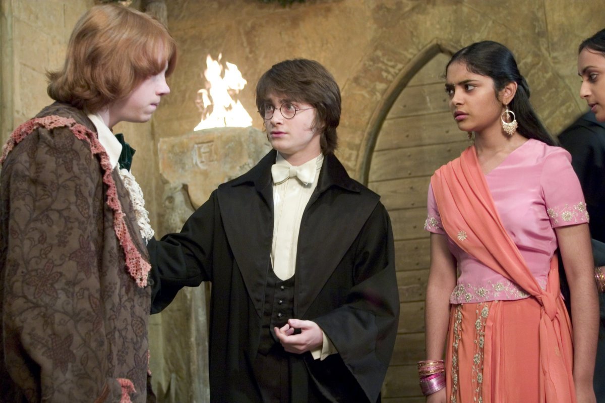 The Cupboard Under the Stairs on X: Harry Potter and the time Ron hated  his dress robes #TCUTS #Thecupboardunderthestairs #HarryPotter #Hogwarts  #Potterhead #RonWeasley #Weasley #Gryffindor #Slytherin #Hufflepuff  #Ravenclaw #HarryPotterFanatic