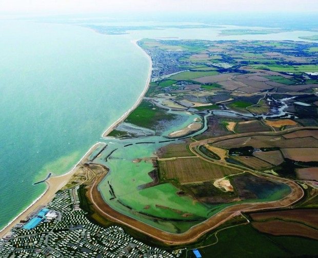 EnvAgency's tweet photo. We are investing £2.6bn to better protect 300k homes from flooding and coastal erosion, our new supplier contracts ensure that sustainability, efficiency and value for money remain at the heart of the work we do to protect people, homes &amp; the environment: https://t.co/E25JbOkrbe https://t.co/vuEDg7HqRB