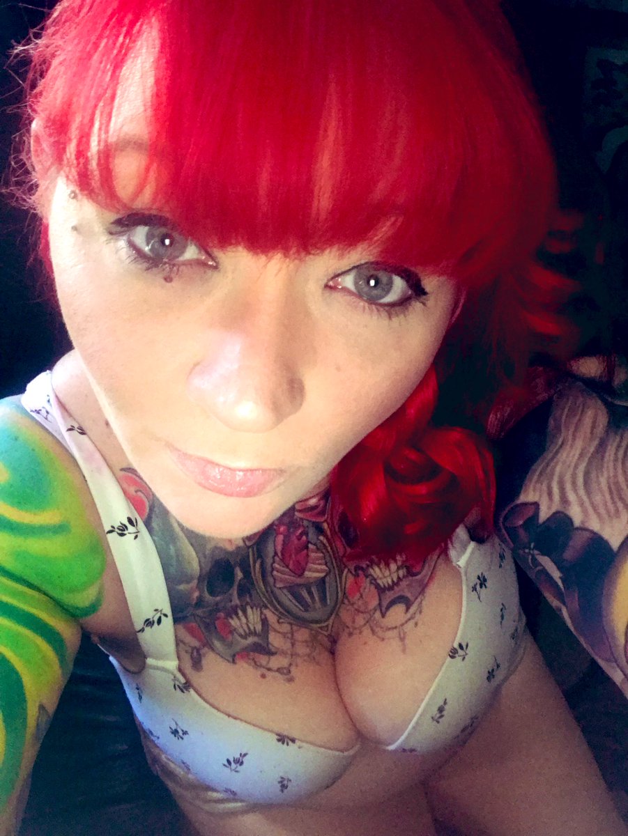 EvilLiz34's tweet photo. I went back to Red hair💕 You know Red heads are the wilder ones❤️ #redheadsdoitbetter #sexy #hotred https://t.co/PORwUC7Nc9