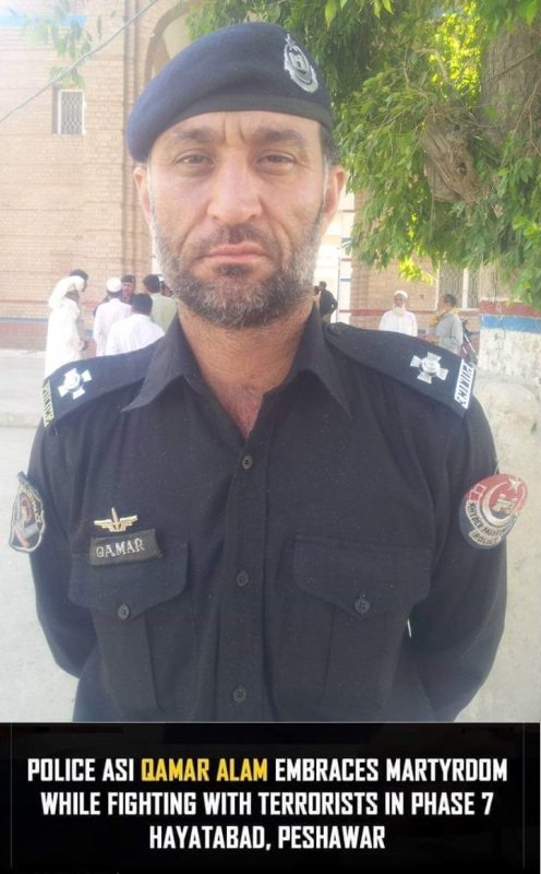 alisalmanalvi's tweet photo. ASI Qamar Alam (Shaheed) had his 3 kids killed in a road accident a few years ago. He was blessed with a son recently and was planning to start all over again till the fateful night when he sacrificed his life for our better future in #Hayatabad. Know your heroes. https://t.co/4xbNRWGP5D