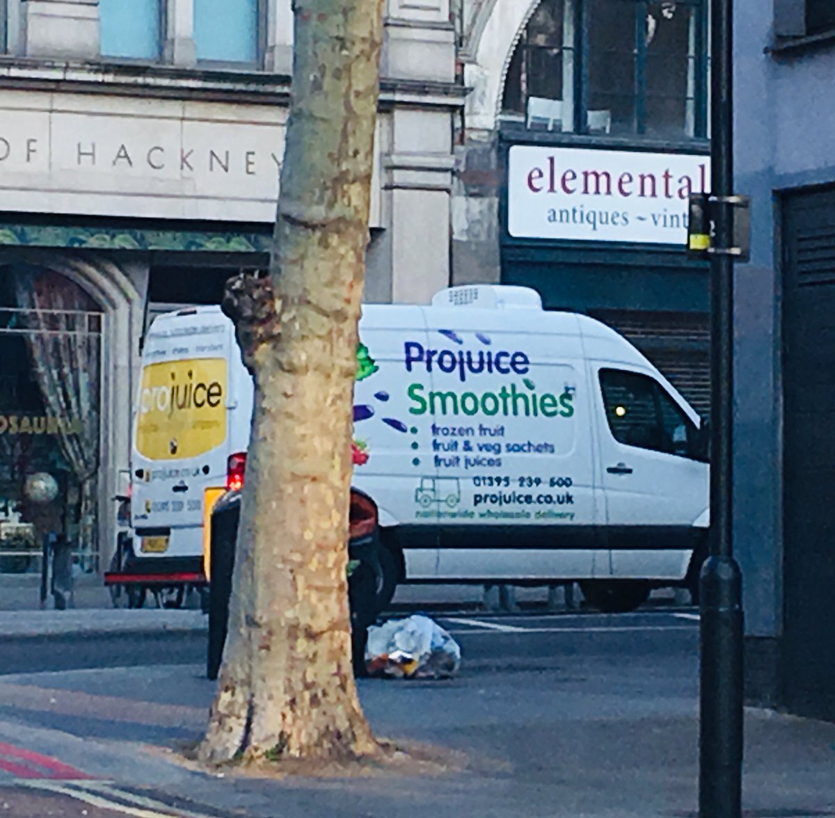 Good to see ⁦<a href="/ProJuice01/">Projuice</a>⁩ in Shoreditch this morning. Great supporters of #womeninsport #netball #grassroots #gazelles #makingadifference #backtonetball #devon ⁦<a href="/EastDevonNetbal/">East Devon Netball</a>⁩ ⁦<a href="/NetballinDevon/">Devon NDO</a>⁩ 😀🏐👍👏🏻 #grateful