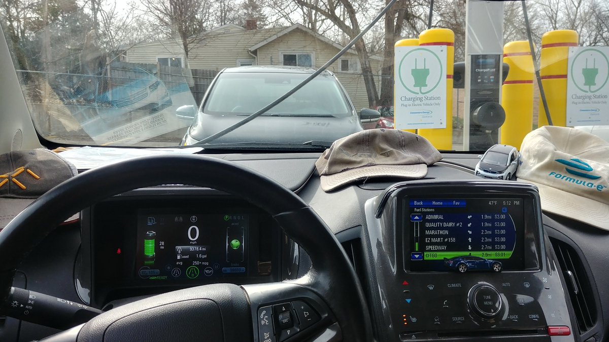 AmazingChevVolt's tweet photo. @outbacktesla +20
AUEVRoadTrip 
#WithoutADropOfFuel
My #AmazingChevVolt #VoltEVRoadTrip (@PlugShare)  Handicap Of Just 40 Mile, All #EV Range.
A Hell Of A Lot Of #ParkCharging W/#FreeVend, #FreeEVFuel Level 2 #EVFillingStation's!
Deep Dive 
Via | @MidwestEvolve, @GLACC 
https://t.co/yDvtW8FEXh https://t.co/lbQRFVzZEe