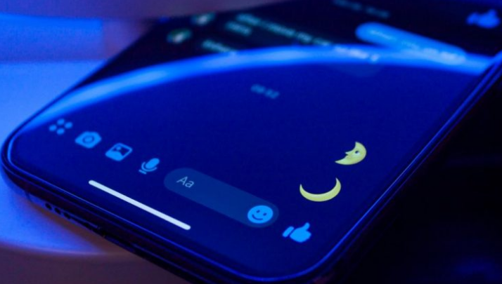 NRapter's tweet photo. Facebook Messenger’s Dark mode rolls out globally for everyone. Here is How to Enable?
https://t.co/d9FDQALO8X https://t.co/DOHClUOIAy