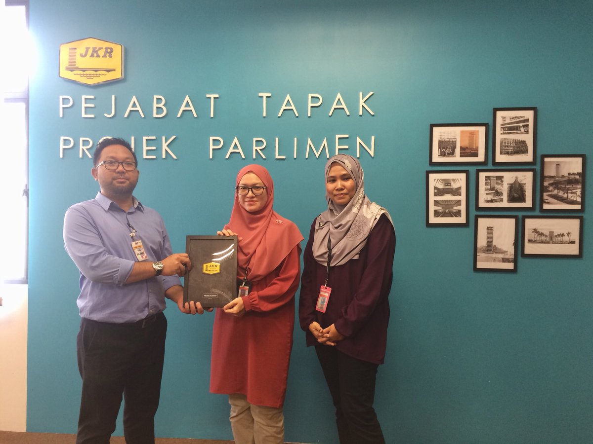 ArkitekJKRJohor's tweet photo. 17.04.19| Hari Kedua | Sesi 1 - Lawatan kerja anjuran Bhg. Arkitek JKR Johor ke Bangunan Parlimen, Kuala Lumpur 
@imranariffs @AdleenaIsma 

#teamarkitekJohor
#togetherwedeliver https://t.co/vinzRLFke9