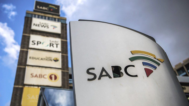 TVwithThinus's tweet photo. The SABC has now appointed Warren Bedil as the acting head of its commercial enterprises (advertising) division, after the suspension last week of Tshifhiwa Mulaudzi. In turn,Zodwa Vundla has now been appointed in an acting capacity as the head of SABC TV sales in Warren's place. https://t.co/UCNJWx1283