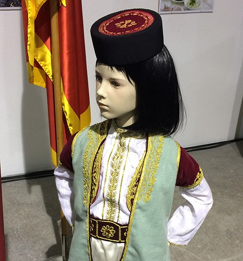 Kids’ folk clothing from Montenegro. Little boy’s and girl’s national costumes. Adorable outfits!
#Montenegro #kidfolkclothing #kidclothing #kidcostume #childcostume #childfolkdress #childclothes #kidfolkdress #nationalcostume #Montenegrocostume #Montenegroclothing #folkdress
