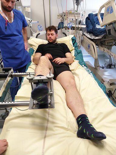 RobinSouron's tweet image. 💡Testing a new ergometer to evaluate muscle function (electrically-evoked force ⚡️) in sedated ICU patients  
👉Still needs to be optimized before the first feasibility study can be launched 
@IRMIS_StEtienne @Univ_St_Etienne @ChuSaintEtienne @chaire_ActiFS #ICU #MuscleFunction