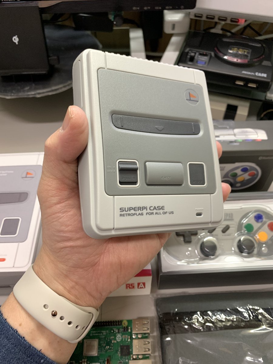 KawachaHOBBY's tweet image. #今月の自分へのご褒美
今夜はゆっくり楽しもう(o^^o)
#RaspberryPi3BPlus
#SF30Pro
#SuperPiCase
#RetroFlag #8Bitdo #RetroPi