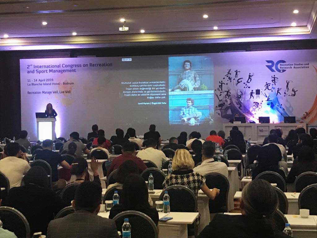 PolinWaterparks's tweet photo. Thank you for the great interest you have shown during @sohret_n8 ‘s presentation on the "Contribution of Leisure and Recreational Experiences to Attainment of Happiness" at 2nd International Congress on  Recreation and Sports Management in Turkey. @rekcad #recreation #leisure https://t.co/vvmQ8Ejya1