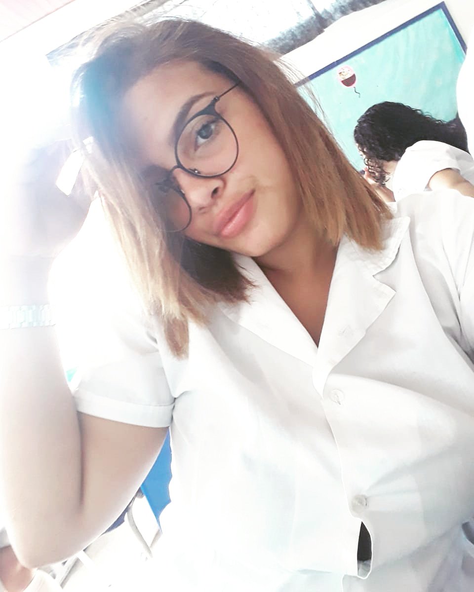xavier_chayenne's tweet photo. Ninguém disse que seria fácil e nem que valeria a pena. O futuro é uma incerteza em nossas vidas que pode durar décadas ou dias. É mergulhar no mar sem saber se irá se afogar, nadar ou virar um peixe.🎓👐
#ToMeFormando
#UltimoAno.🎓 https://t.co/nn6E0so1WX