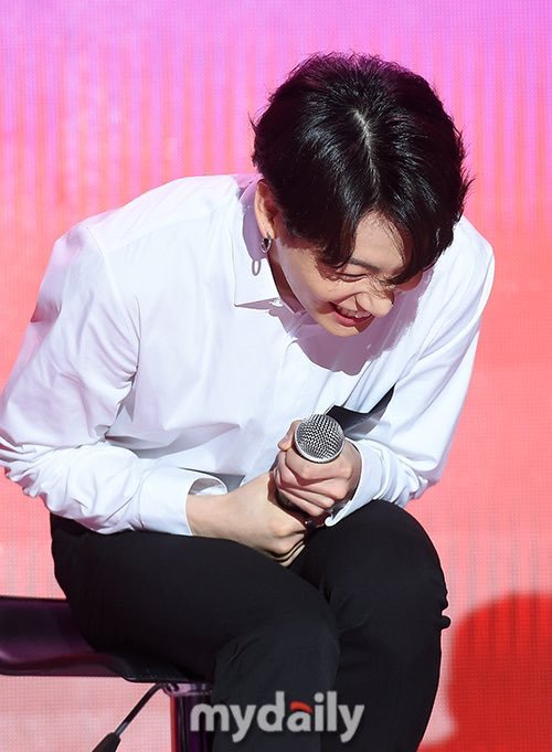 btspiics1's tweet image. 