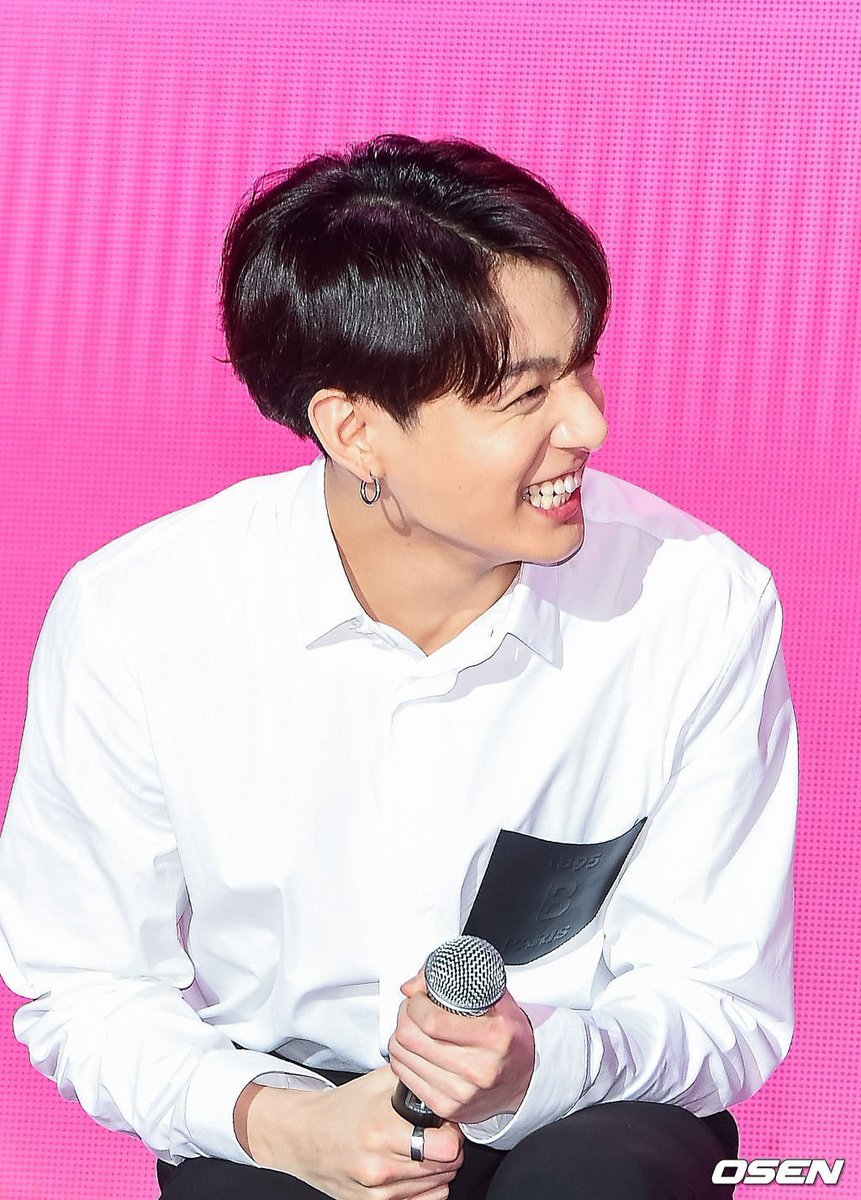 btspiics1's tweet image. 