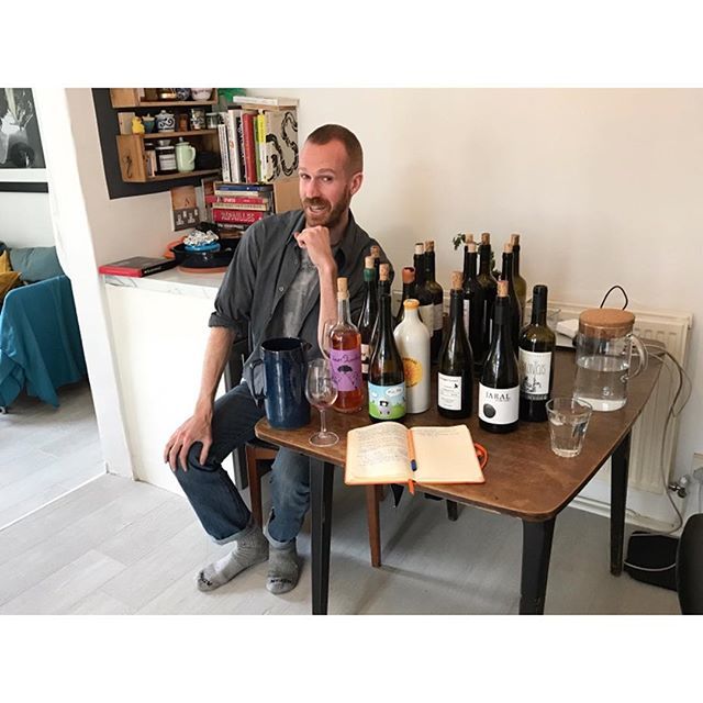 waywardwines's tweet photo. When the bodega is closed... @otrosvinos brings the bodega to you
#inthecomfortofyourownhome #waywardwines #otrosvinos #vinosautenticos #callthemaid https://t.co/XhLz67Lb9z https://t.co/3ddD2E9X8A