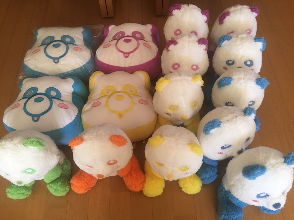aaa6yuna's tweet photo. 20日の京セラドームでグッズ譲ろうかなと思うけど欲しい人いるかな。
家の中橙と紫だけにしたいから他の色譲り切りたい。
DMとリプ待ってます。
#AAAグッズ譲り 
#AAA
#Nissy5thanniversary https://t.co/TzDrvdr78v