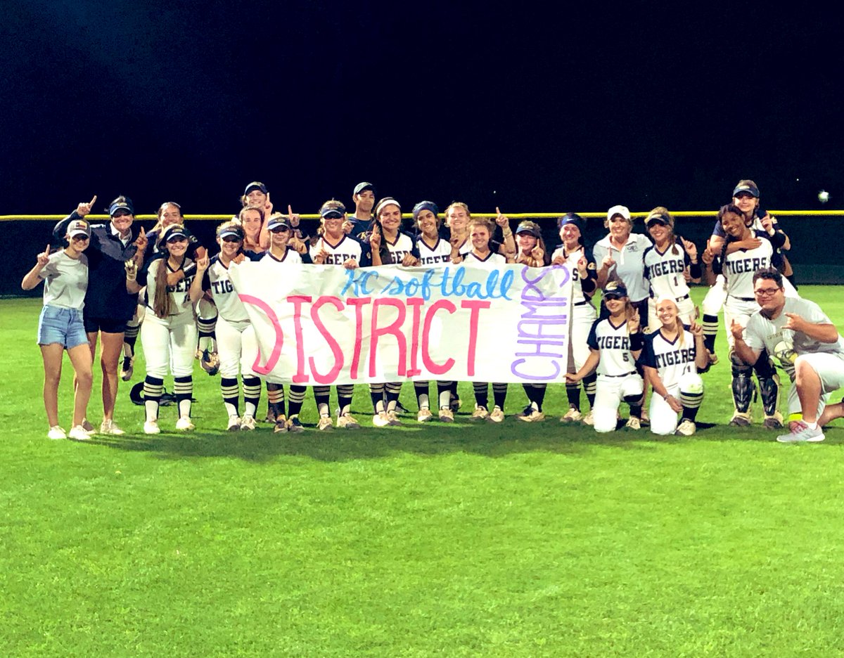 Your district 15-6A Undefeated district champions!’ 🥳👏🏻🐯  #GOKC #PLAYOFFBOUND #BOOM