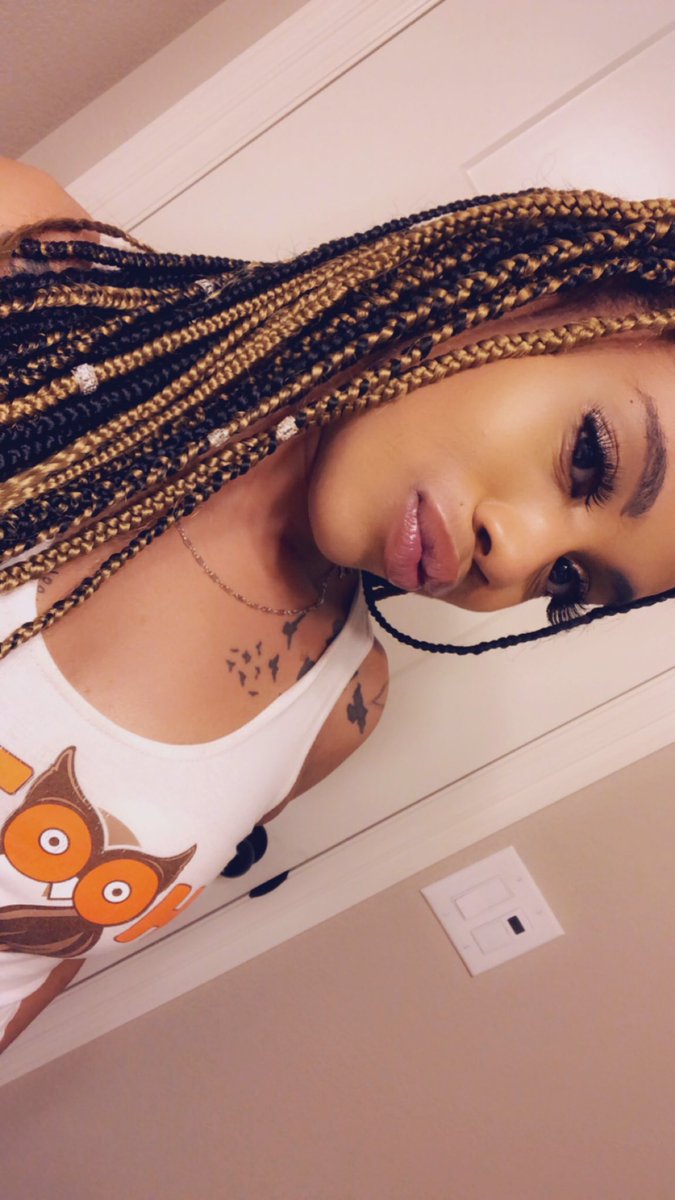 iamkoooooki's tweet image. had these braids in for about two weeks then took them out. I get bored with braids really quick 😏