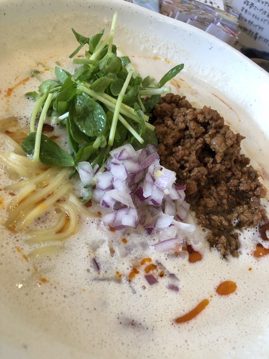 na0t0917's tweet photo. ジョウモン。クリーミー担々麺。

久々に食べたけど死ぬほどうまい死ぬ。ゴマと玉ねぎの相性ヤバすぎる。
ダイエット始めて後悔してるのは、気軽にジョウモン行けなくなったことやな。

今月で終わるみたいだから、食べてない人は急いで食せ！！！ https://t.co/6NYQqDthoO