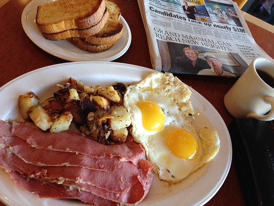 ShermansDeli's tweet photo. You don't have to limit your corned beef intake to lunch - it's just as delicious for breakfast and dinner (and maybe for a snack, too.)
https://t.co/I1ZkW93Qsw https://t.co/pvwVuI9VwD