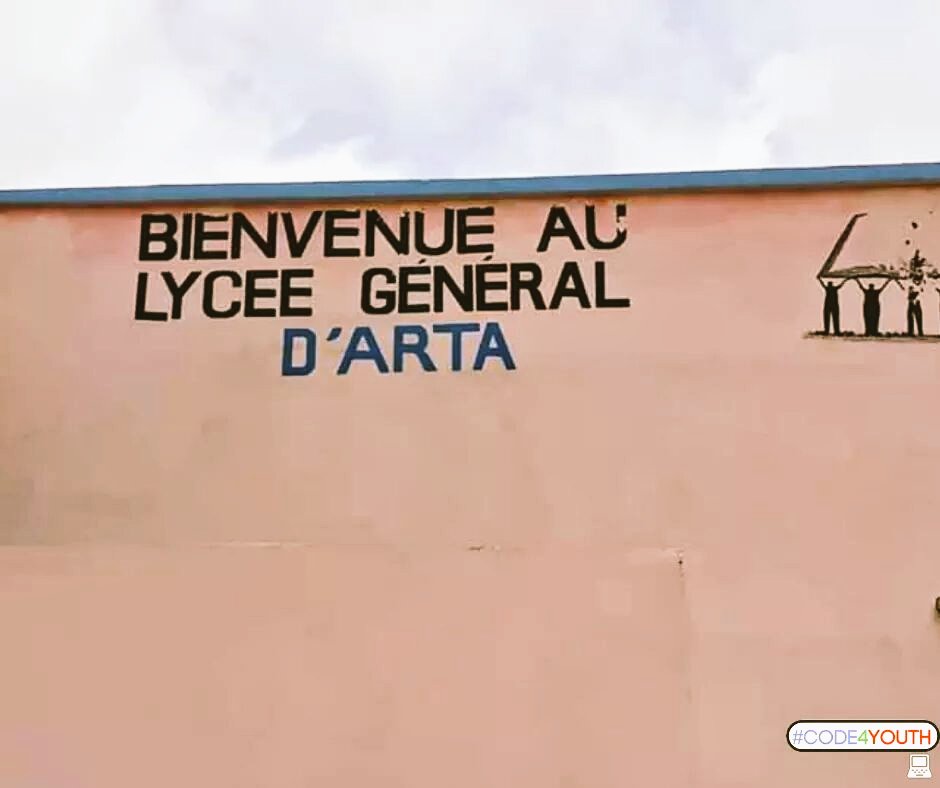 Code4Youth1's tweet photo. Arrêt sur image hier à #Arta où de nombreux jeunes lycéens, même en période de vacances scolaires😎💪, suivent avec assiduité la formation #Code4Youth #Djibouti @TechinnovLab @UNICEFDjibouti #Coding4Futur #InvestinYouth #Youth2030 #GenUnlimited https://t.co/miO9FCzj7W