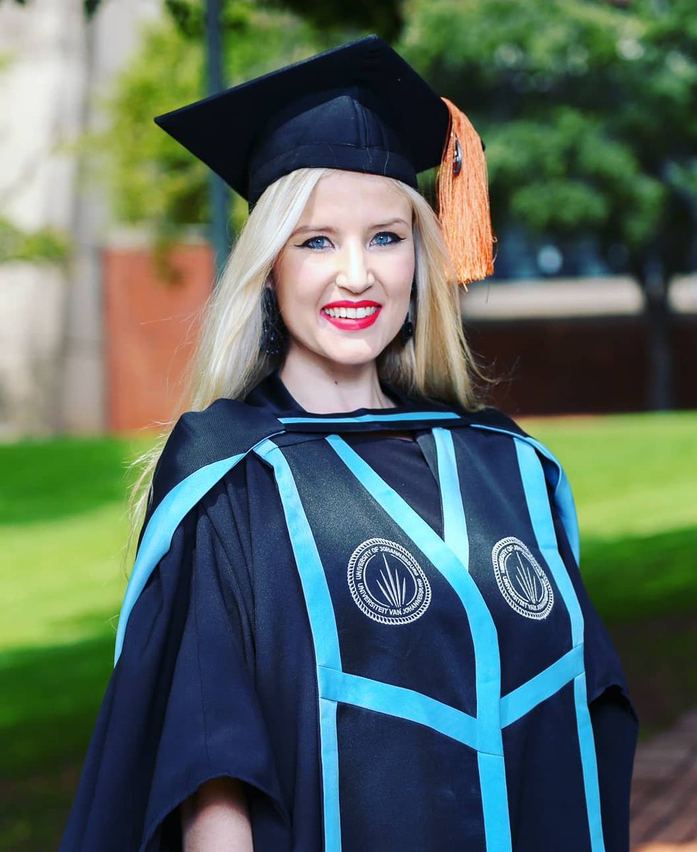 Sim_Carter's tweet photo. Graduation 3.0 β¨ππ» A Master of Arts Graduate
#UJGraduation #UJGrad2019
#Mastersdegree #UJStratComm https://t.co/GYjc1DyBli